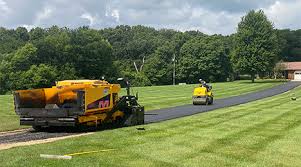 Best Asphalt Driveway Installation  in Green Oaks, IL